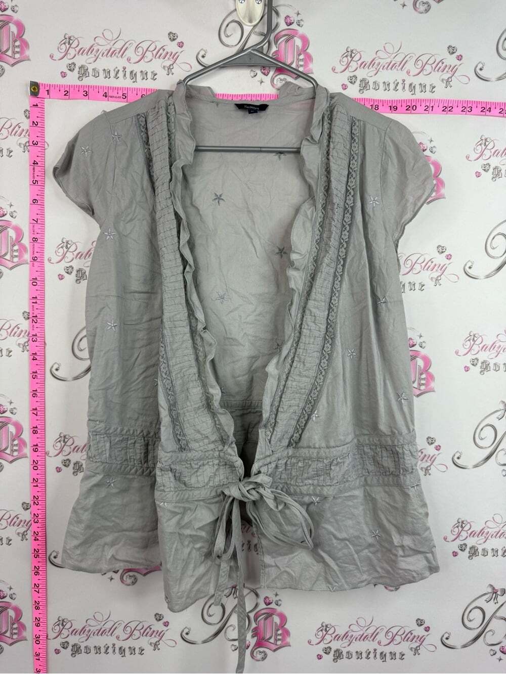 Reitmans y2k top tie up ribbon Light Gray Short-Sleeve Ruffle Tie-Waist Top